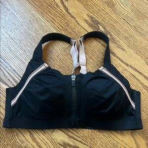 Victoria’s Secret Incredible Knockout Ultra Max Sports Bra